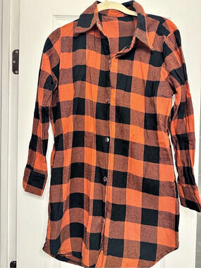Plaid Button Down Shirt in Orange & Black Like New
